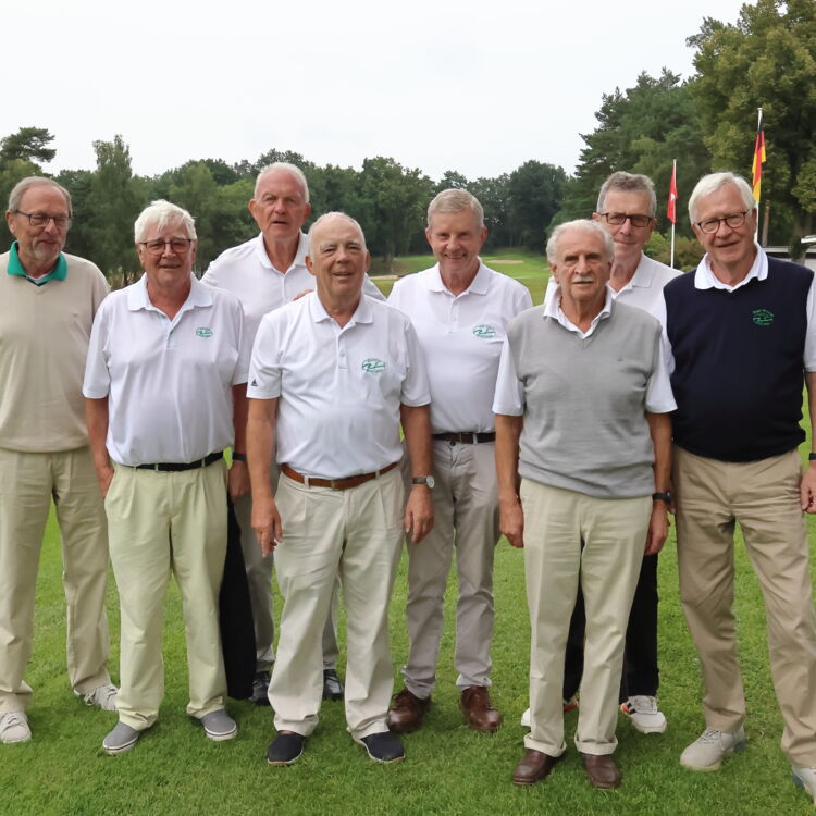 Gruppenfoto der Pinnau-AK75-Herren